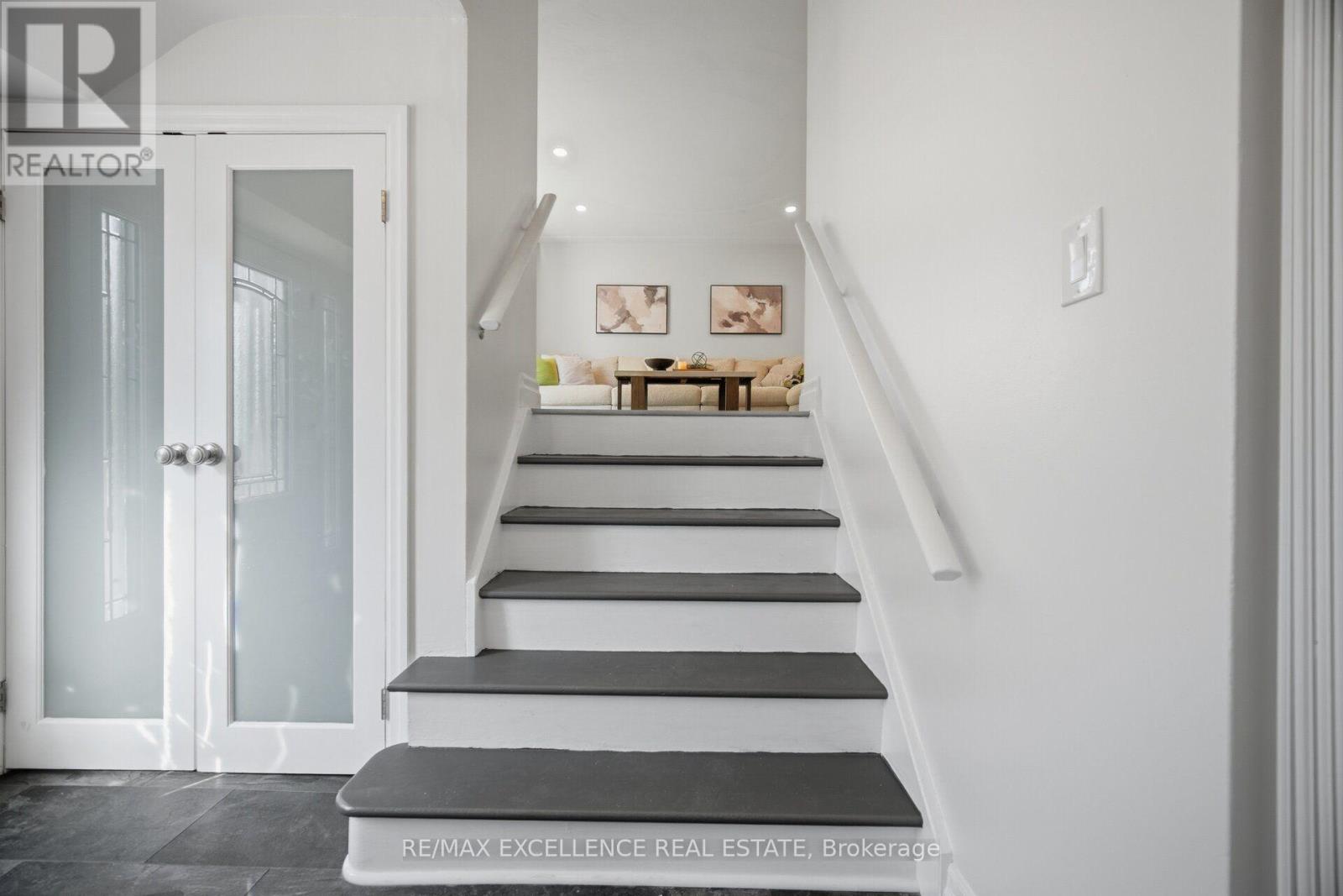 86 Dooley Drive, Kitchener, ON photo 8