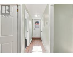 28 Courtney Street thumbnail 32