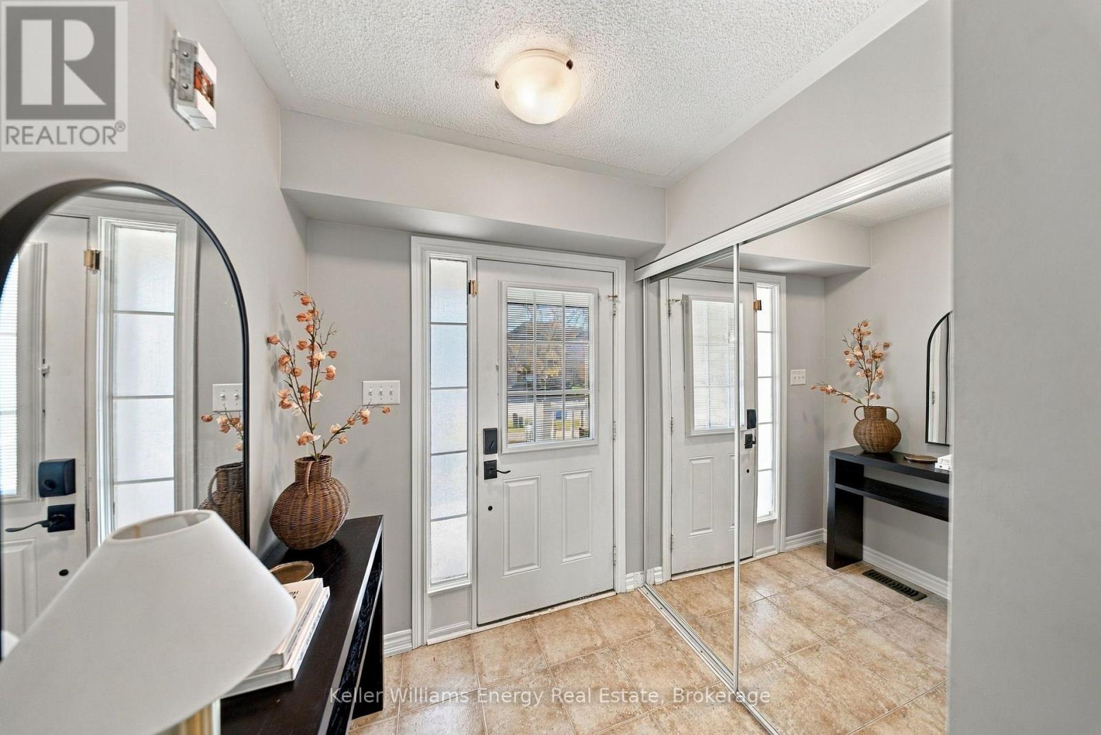 8 QUACKENBUSH STREET — photo 4