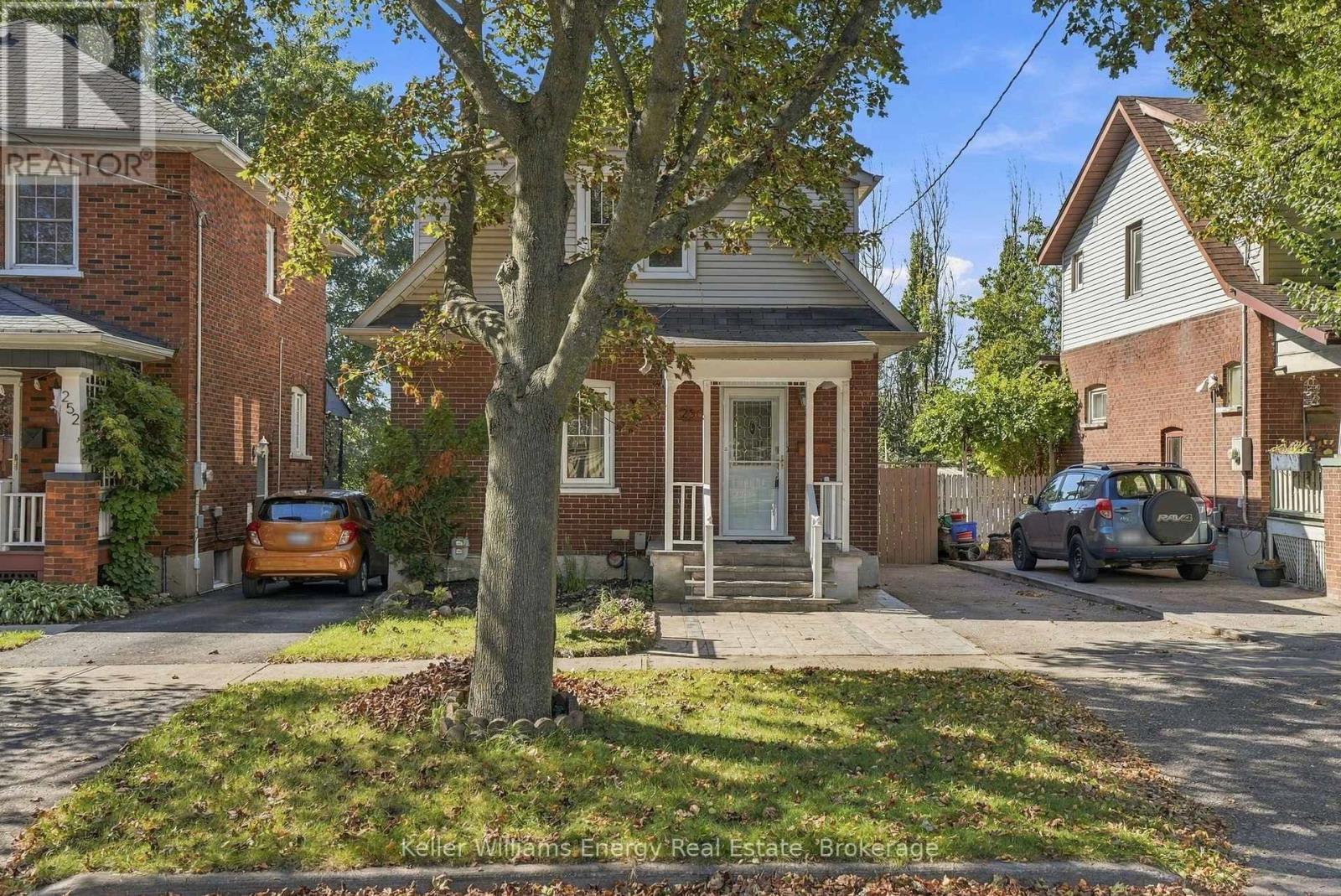 256 GROOMS AVENUE - 1