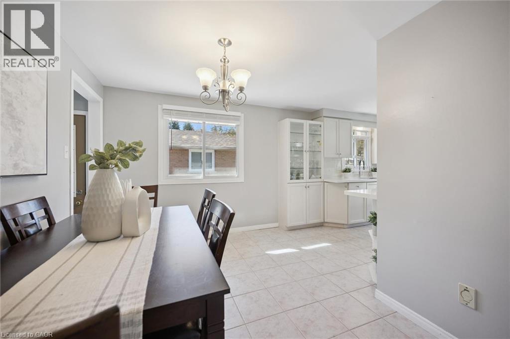 11 CALEDON Court - 12