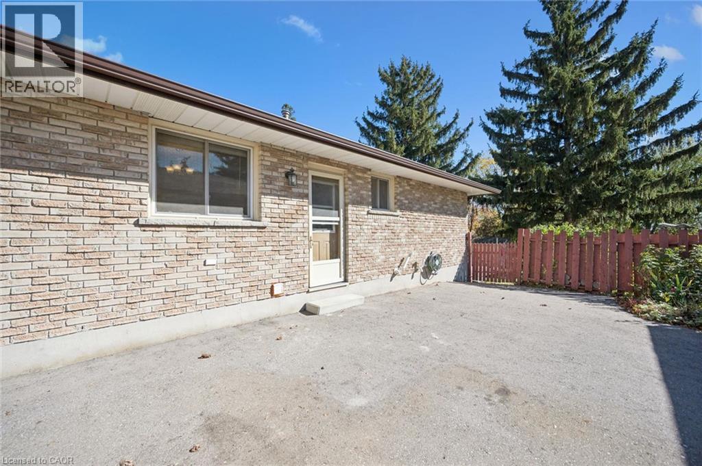 11 CALEDON Court - 32