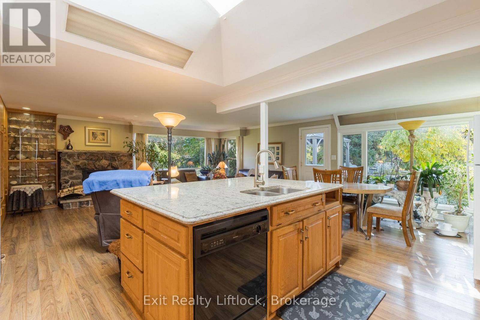651 & 653 Cottesmore Avenue, Cobourg, ON photo 14