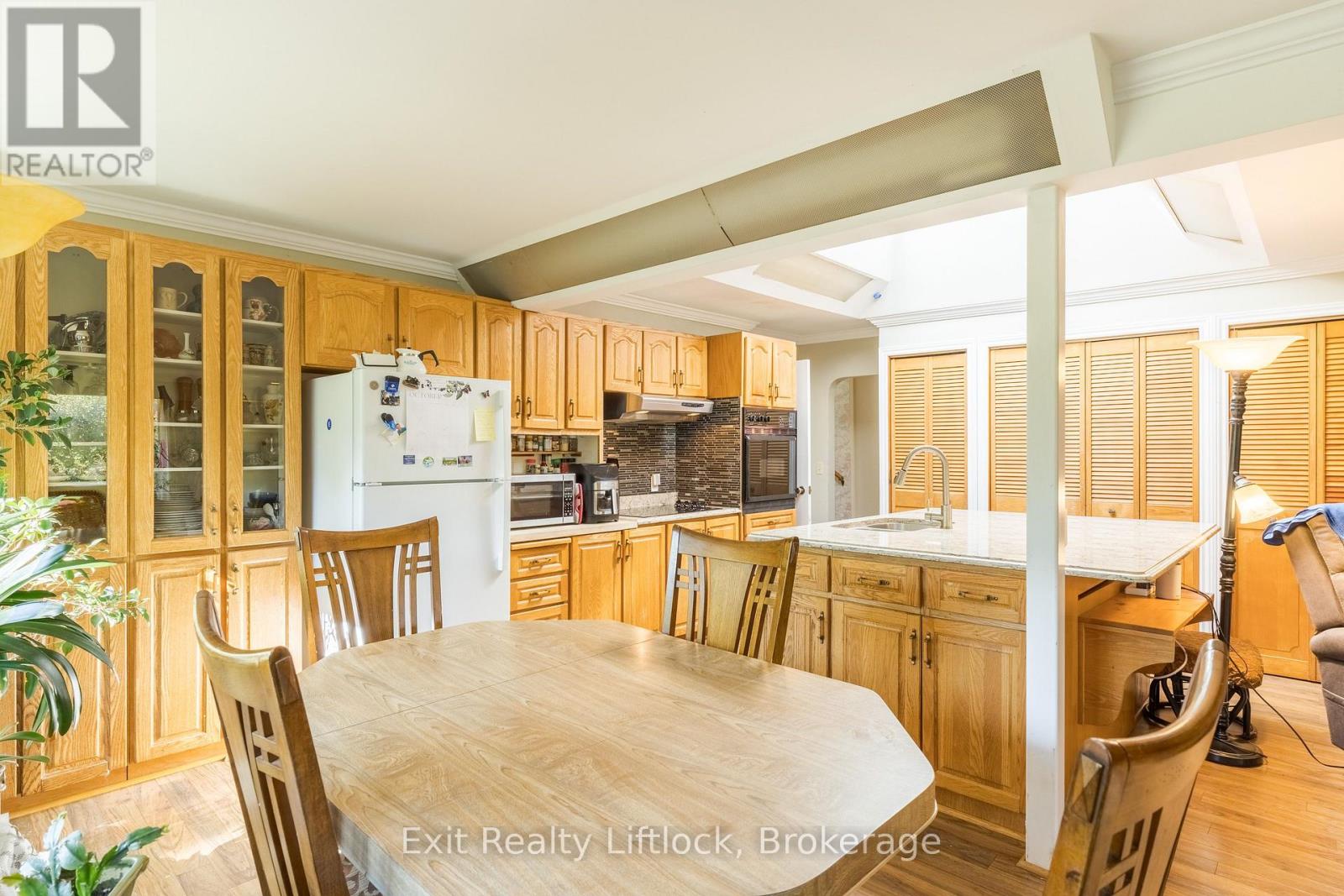651 & 653 Cottesmore Avenue, Cobourg, ON photo 17
