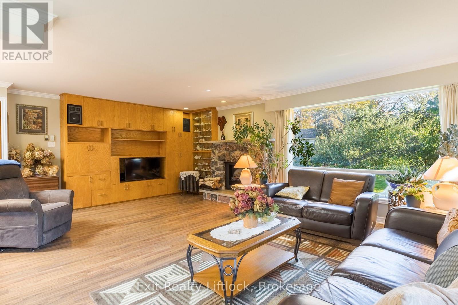 651 & 653 Cottesmore Avenue, Cobourg, ON photo 18