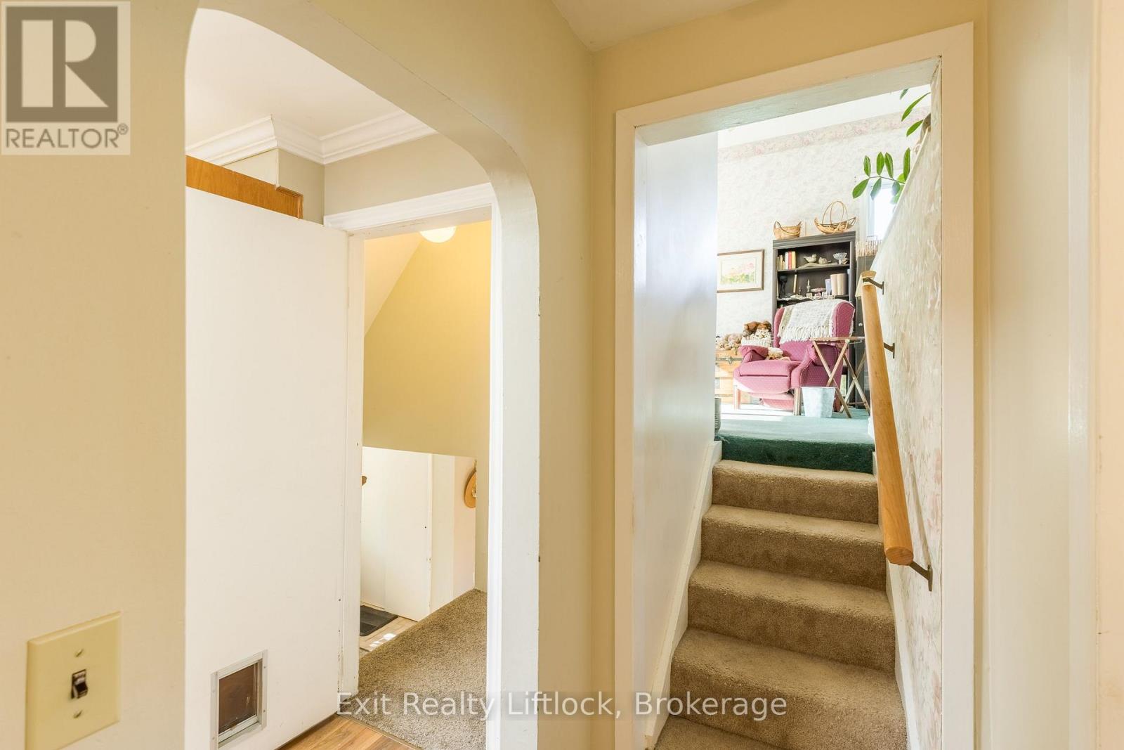 651 & 653 Cottesmore Avenue, Cobourg, ON photo 22