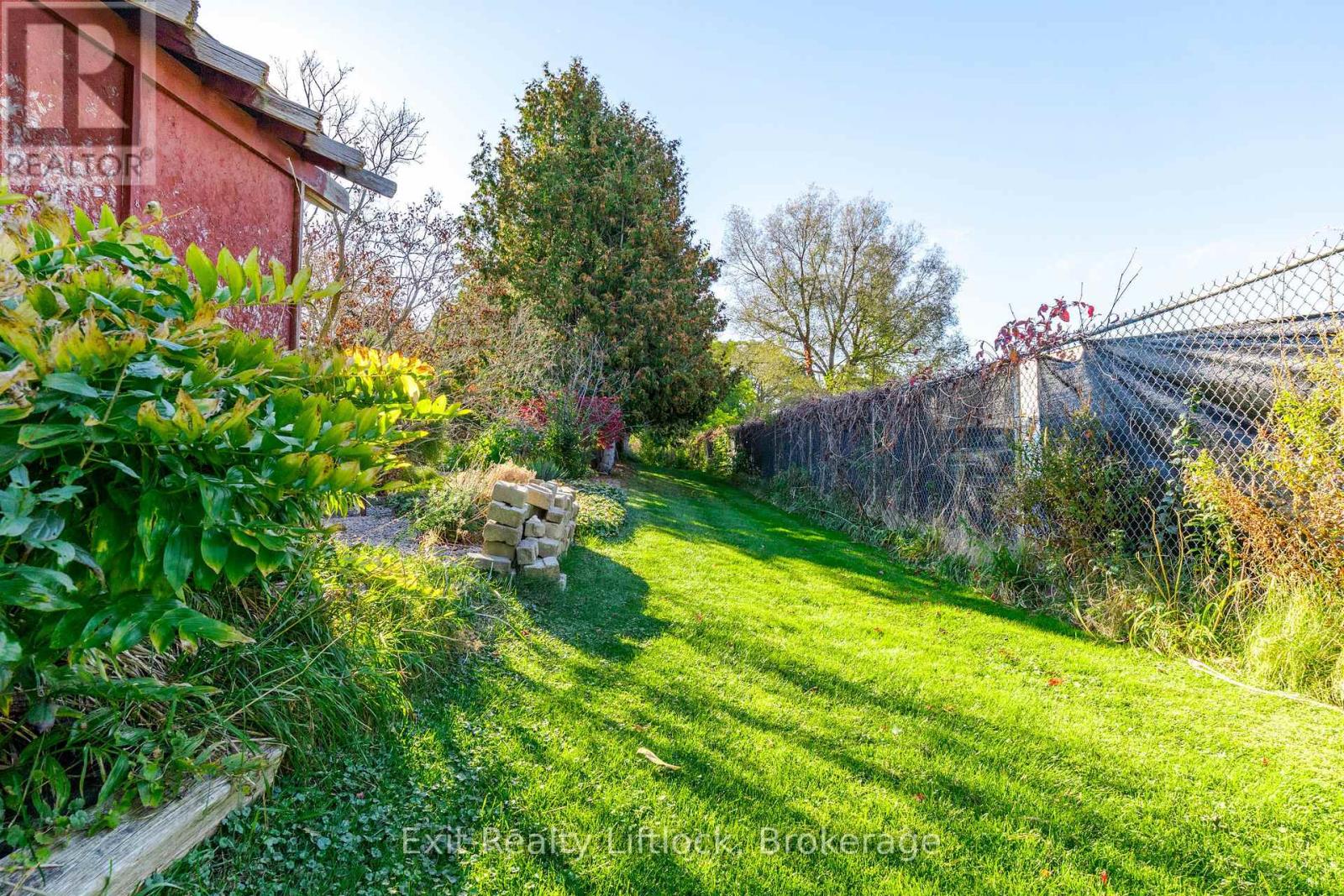 651 & 653 Cottesmore Avenue, Cobourg, ON photo 35