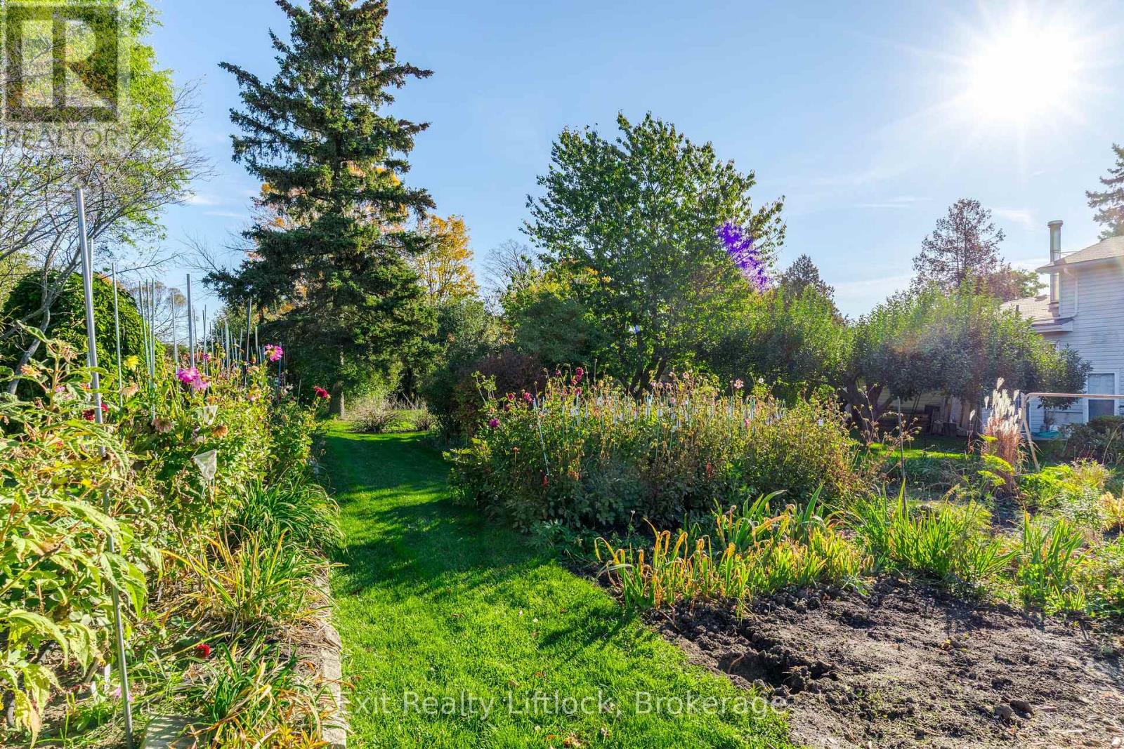 651 & 653 Cottesmore Avenue, Cobourg, ON photo 39