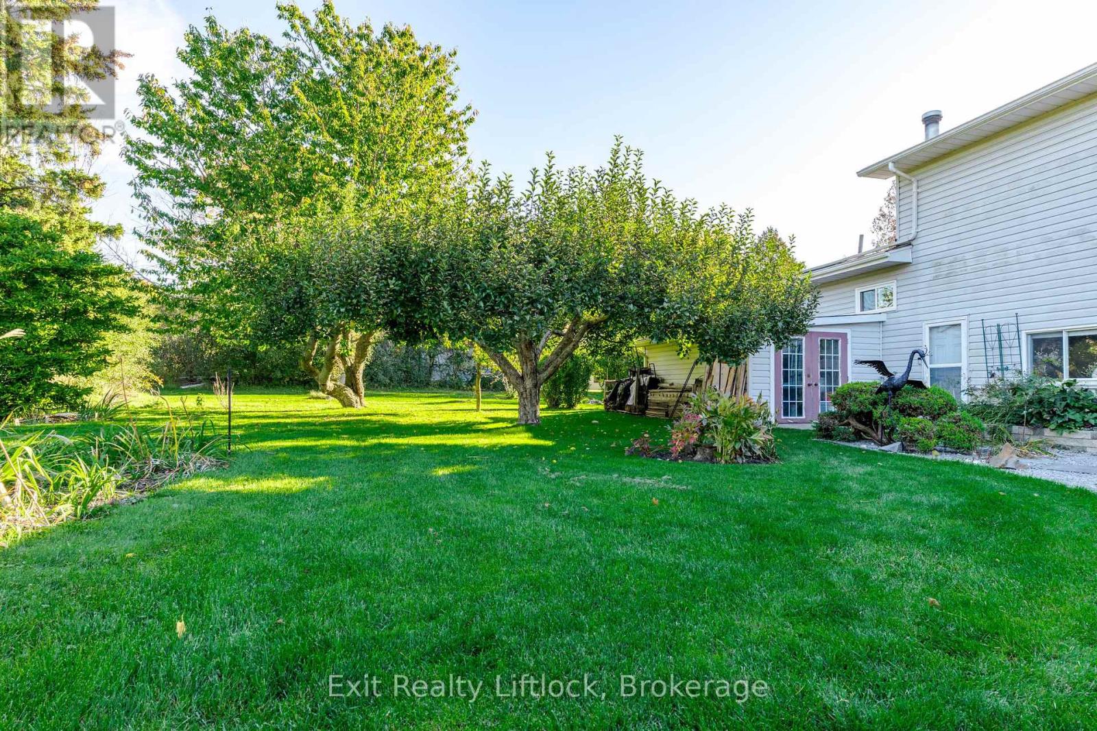 651 & 653 Cottesmore Avenue, Cobourg, ON photo 45