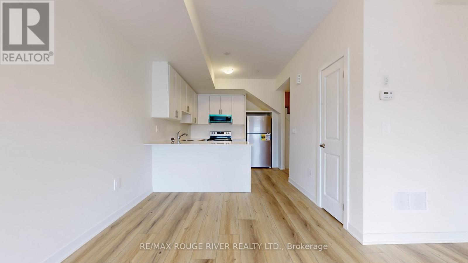 308- 1695 Dersan Street, Pickering, ON photo 6