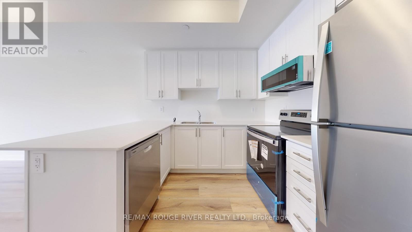 308- 1695 Dersan Street, Pickering, ON photo 8
