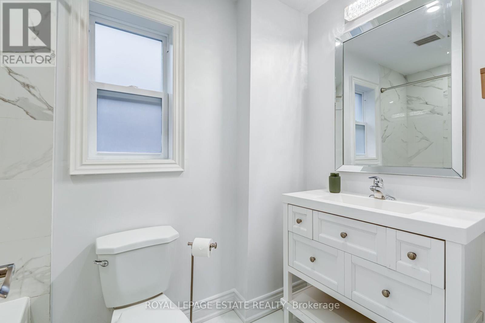 12 Norlong Boulevard, Toronto, ON photo 16