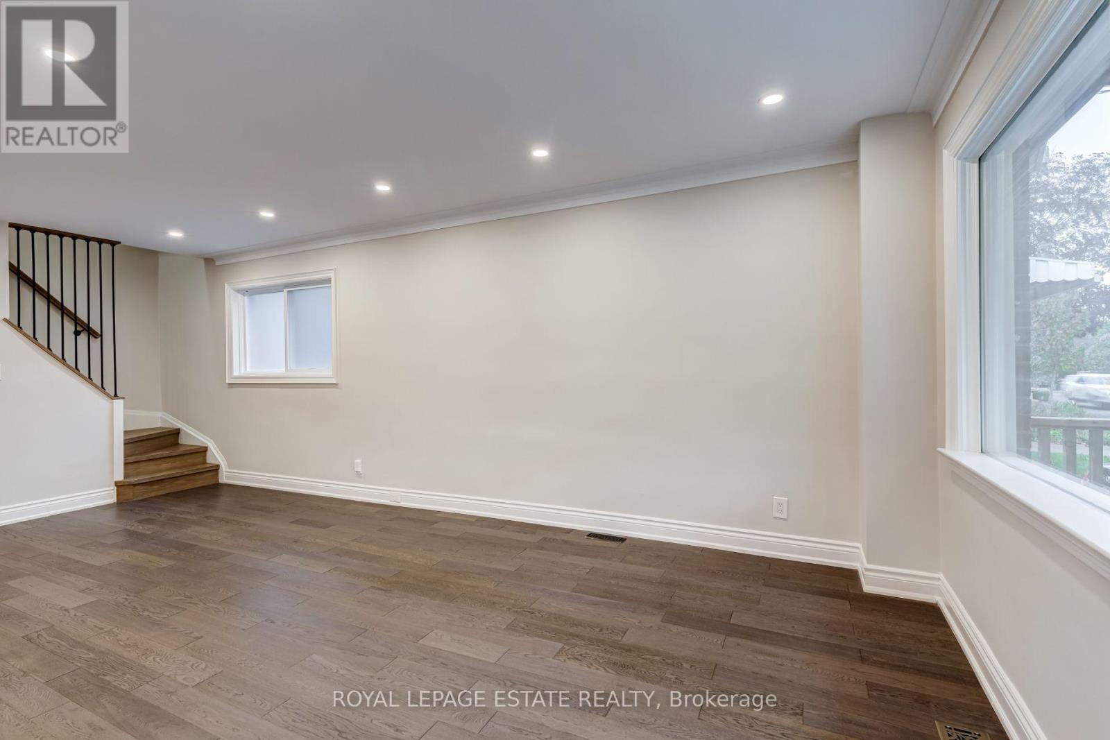 12 Norlong Boulevard, Toronto, ON photo 5