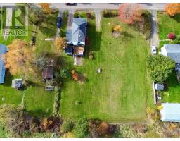 Living room - 84/86 Elm Street, Springhill, NS B0M1X0 Photo 6