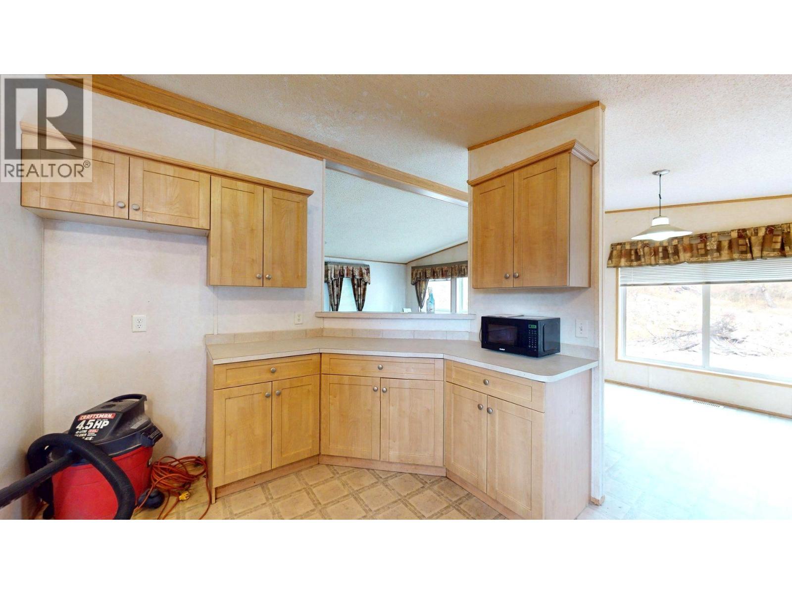 12 Cassiar Drive — photo 4