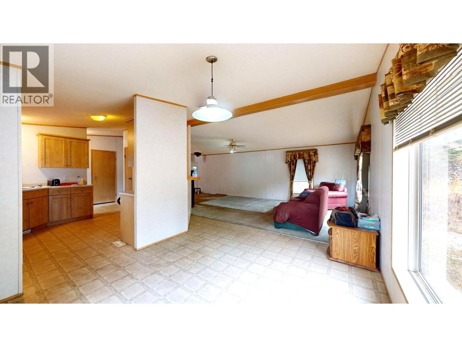 12 Cassiar Drive — photo 9