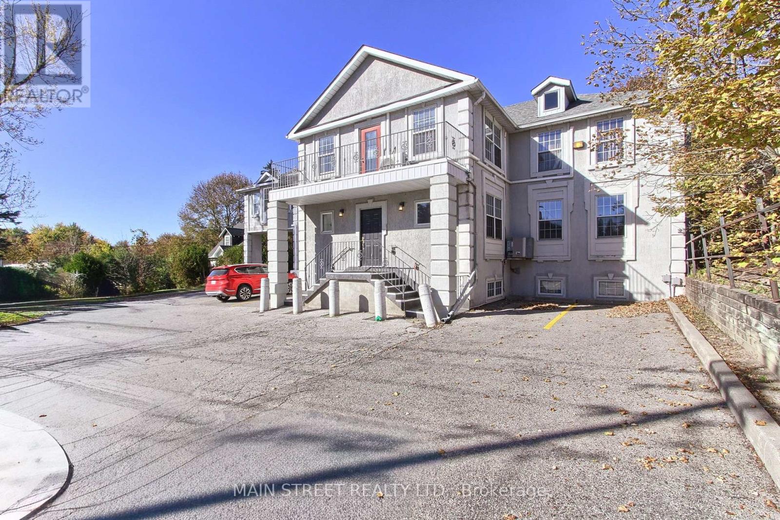 200 (LOWER) - 227 EAGLE STREET, Newmarket (Central Newmarket)