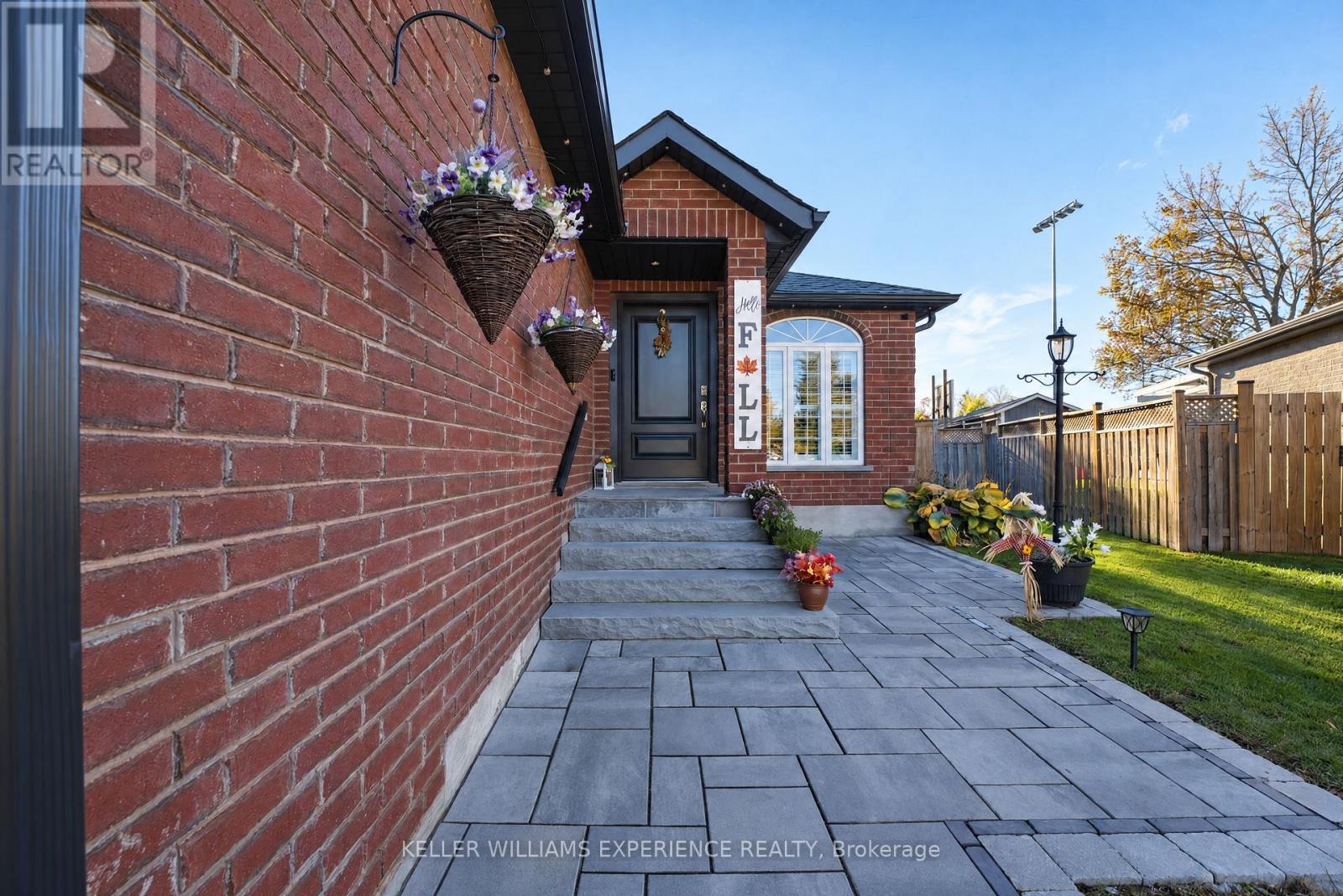 34 Brighton Road, Barrie, ON photo 4