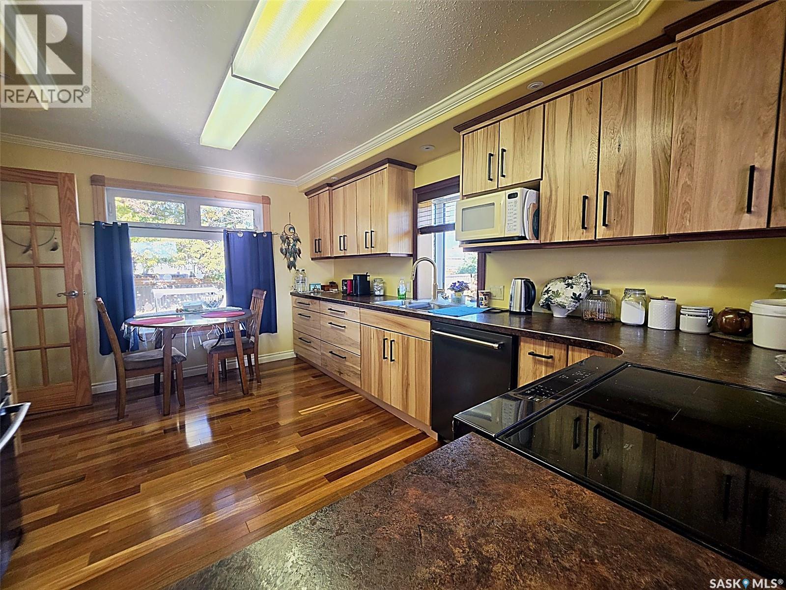 232 25th STREET, Battleford — photo 4
