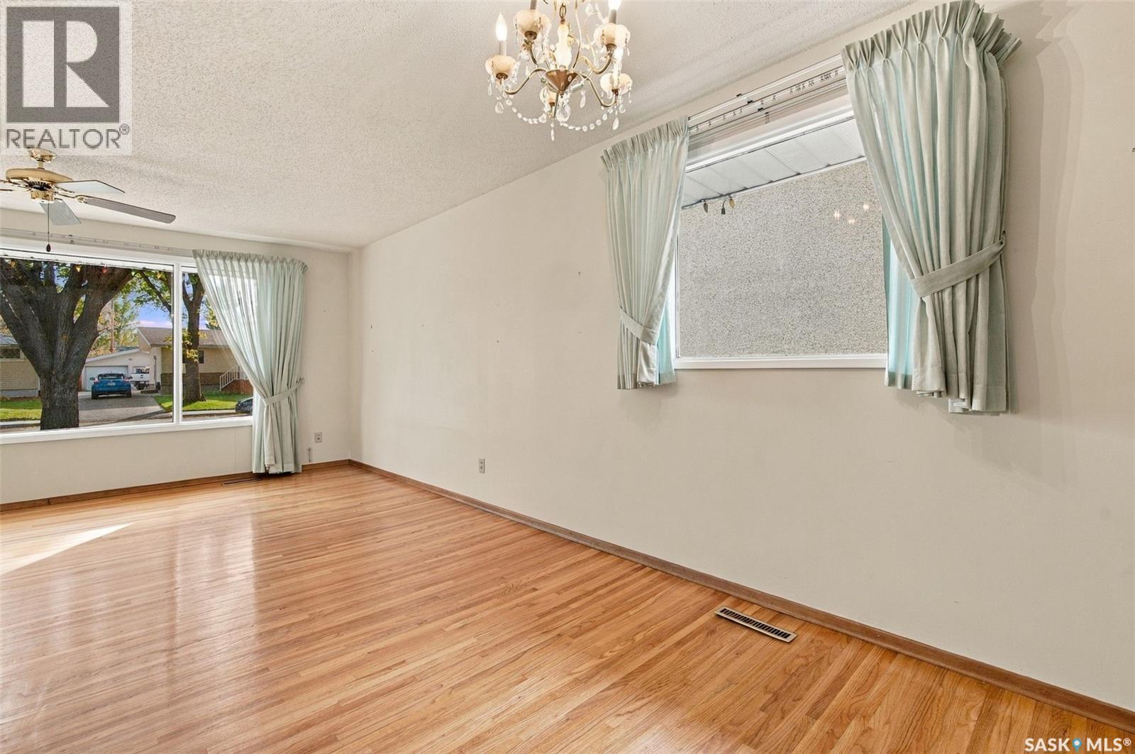20 YARNTON CRESCENT, Regina — photo 11