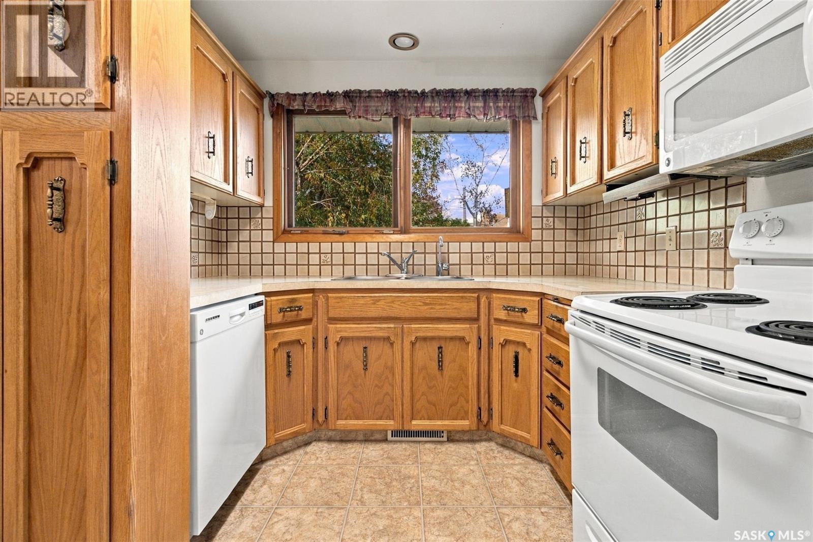 20 YARNTON CRESCENT, Regina — photo 16