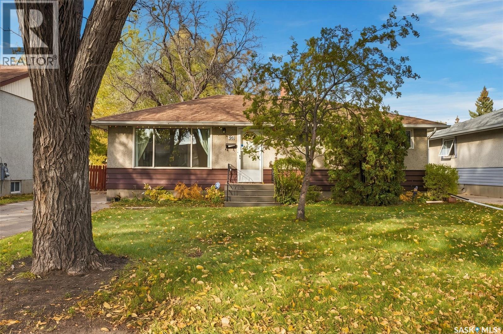 20 YARNTON CRESCENT, Regina — photo 2