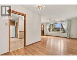 Den - 20 Yarnton Crescent, Regina, SK S4R4A2 Photo 10
