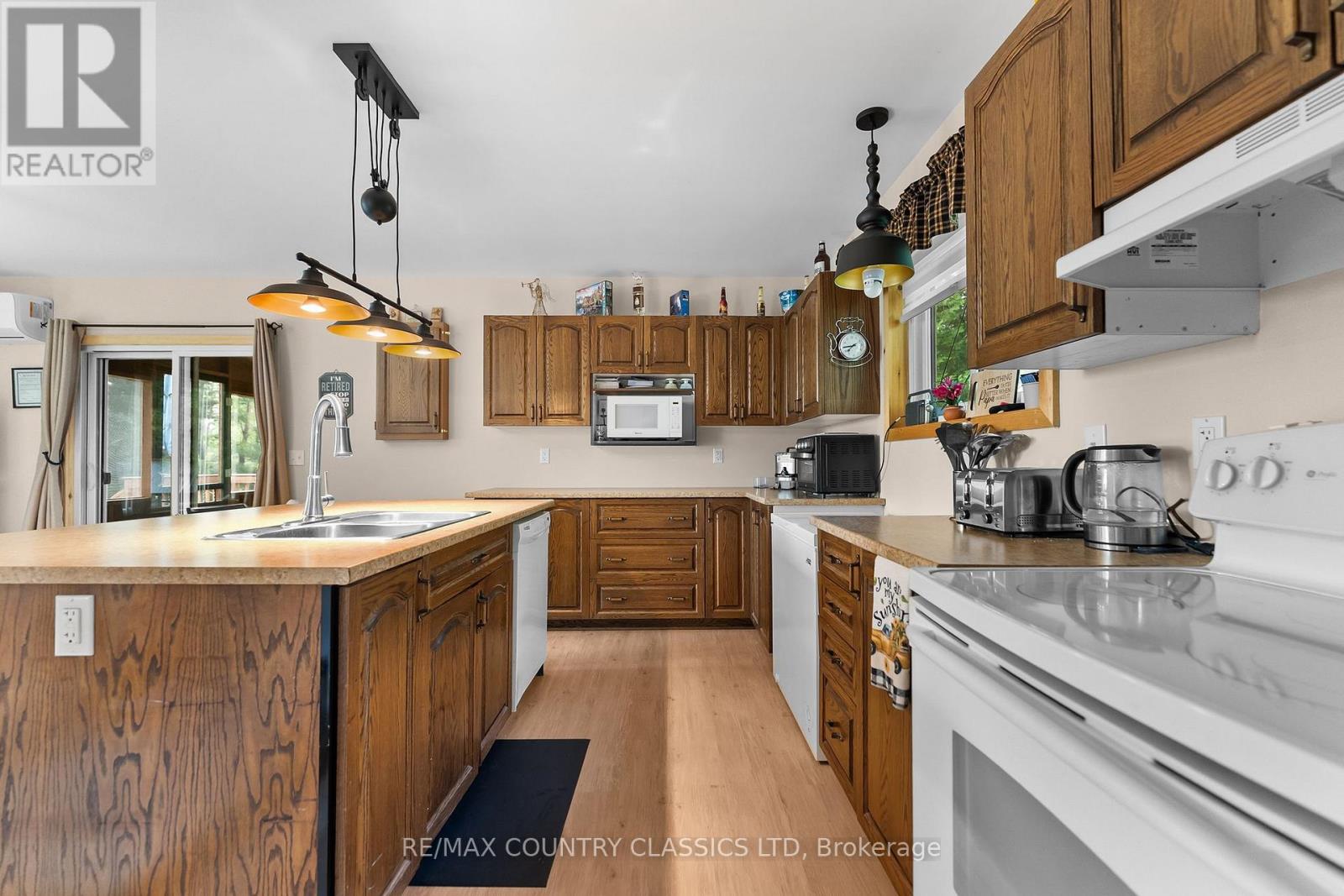 528 Hwy No.28, Addington Highlands, ON photo 12