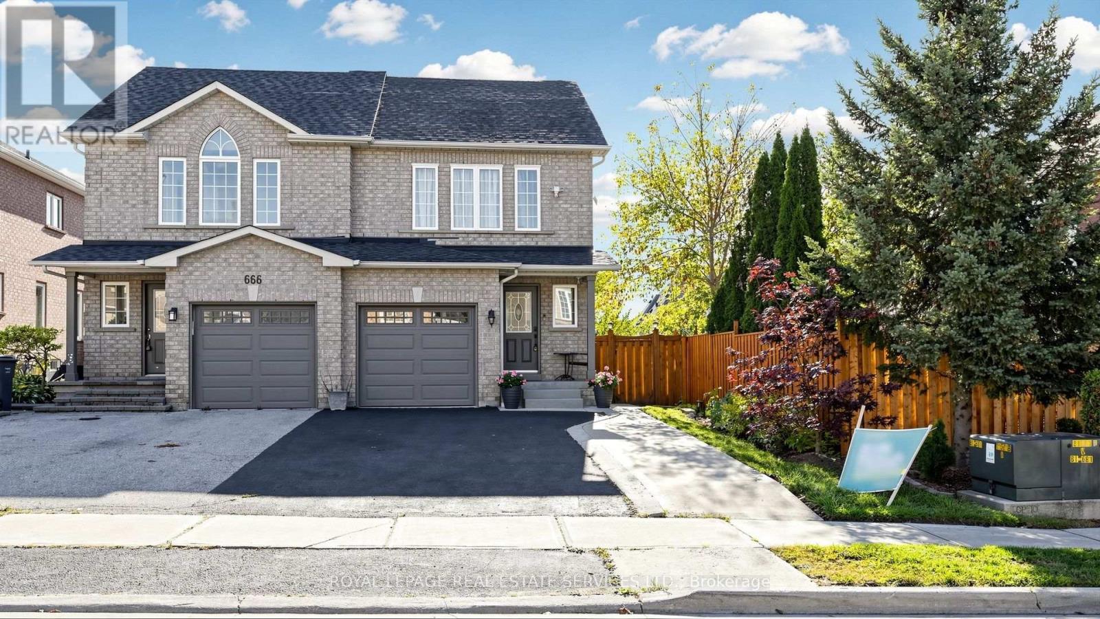 668 Madame Street, Mississauga, ON photo 2