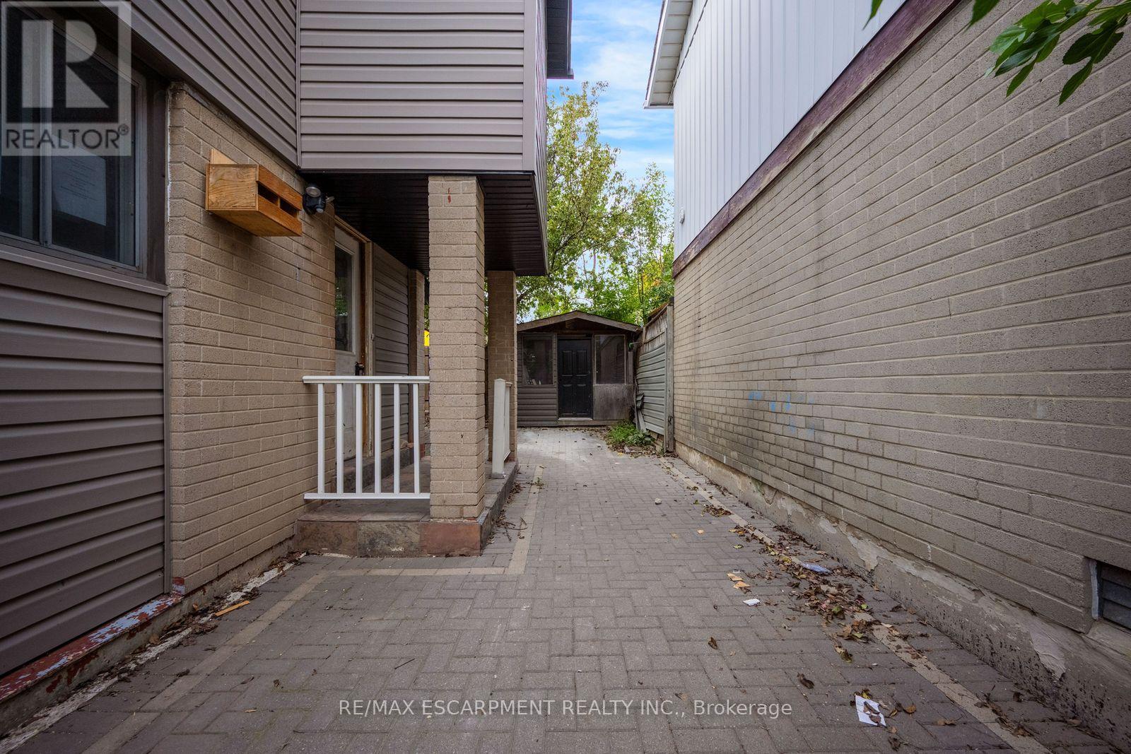 13 Holmstead Court, Brampton, ON photo 37