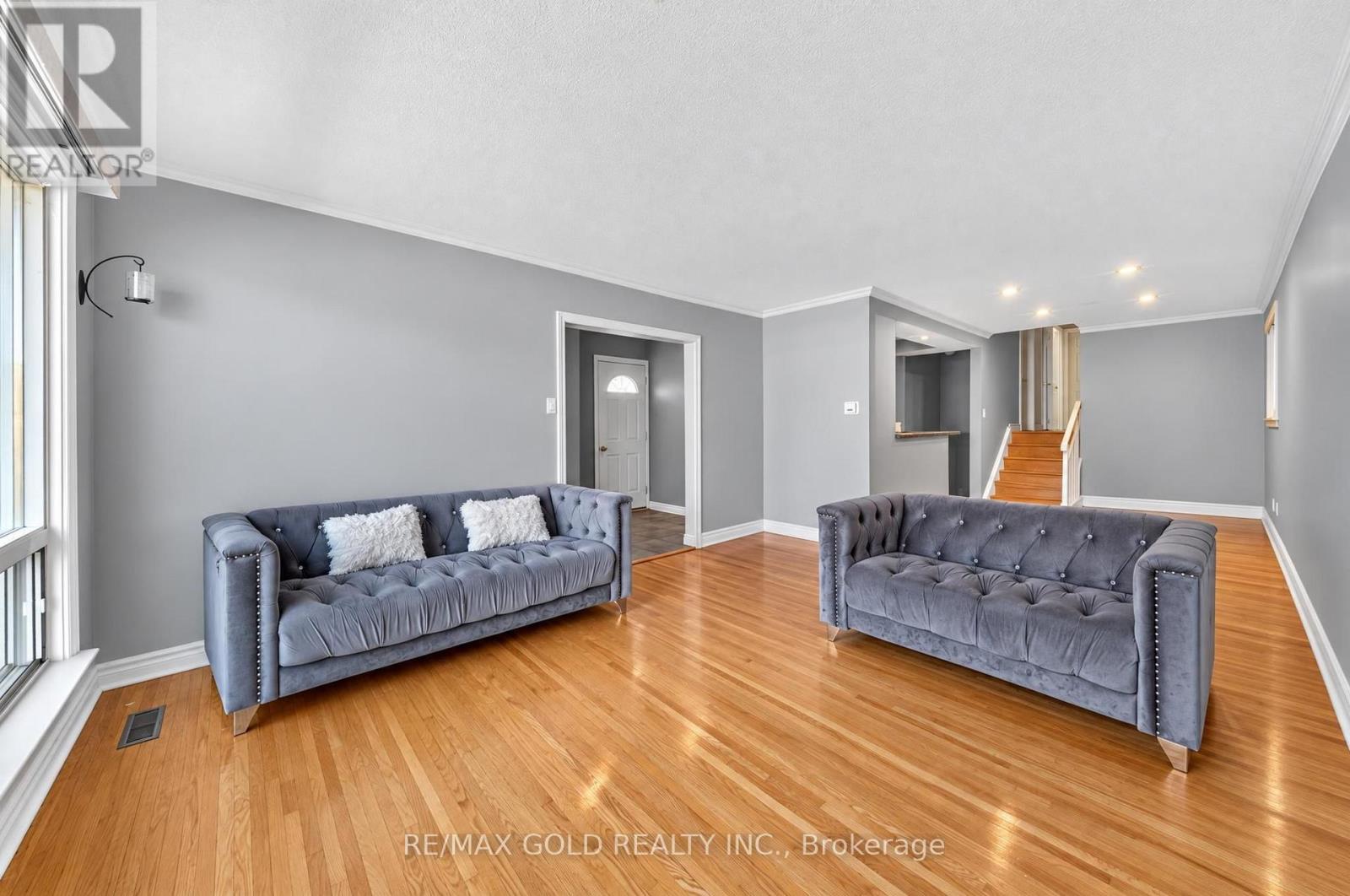 6 Dartford Road, Brampton, ON photo 11