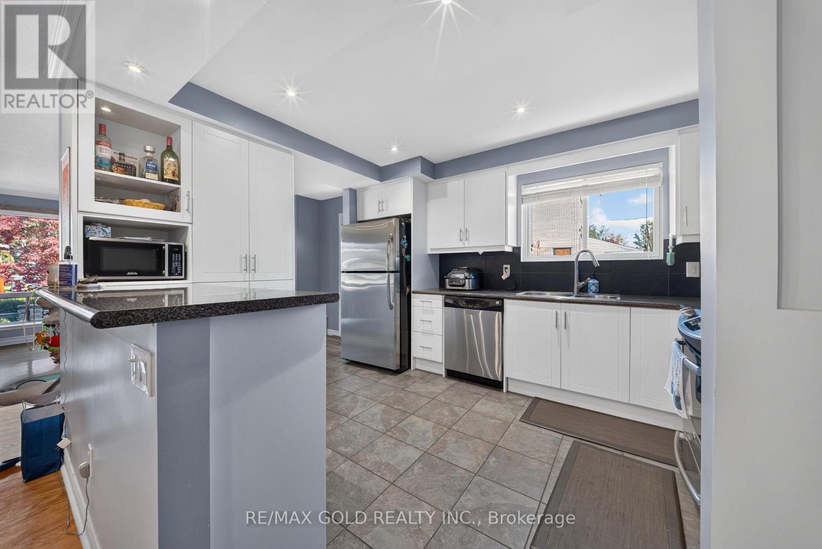 6 Dartford Road, Brampton, ON photo 15