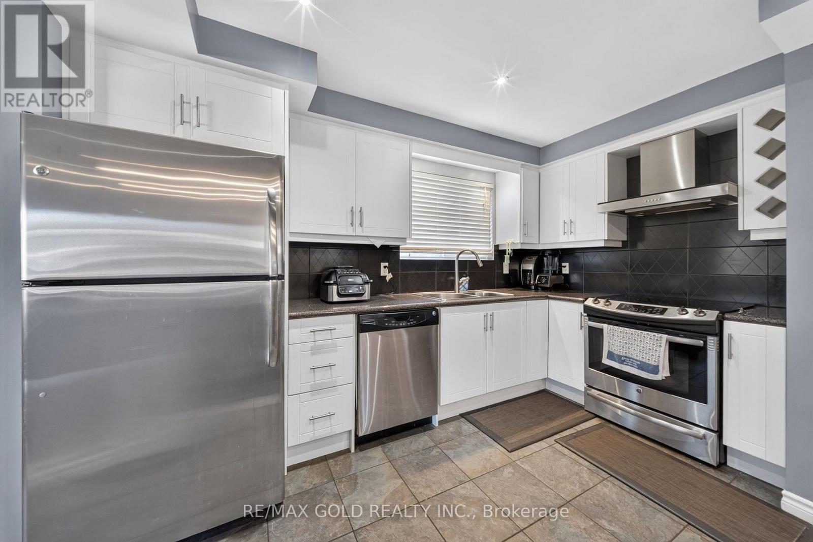 6 Dartford Road, Brampton, ON photo 19