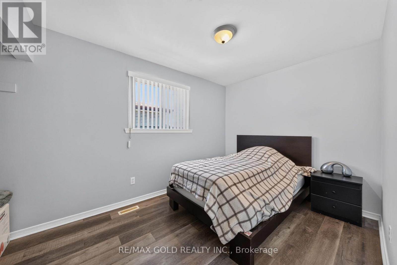 6 Dartford Road, Brampton, ON photo 22