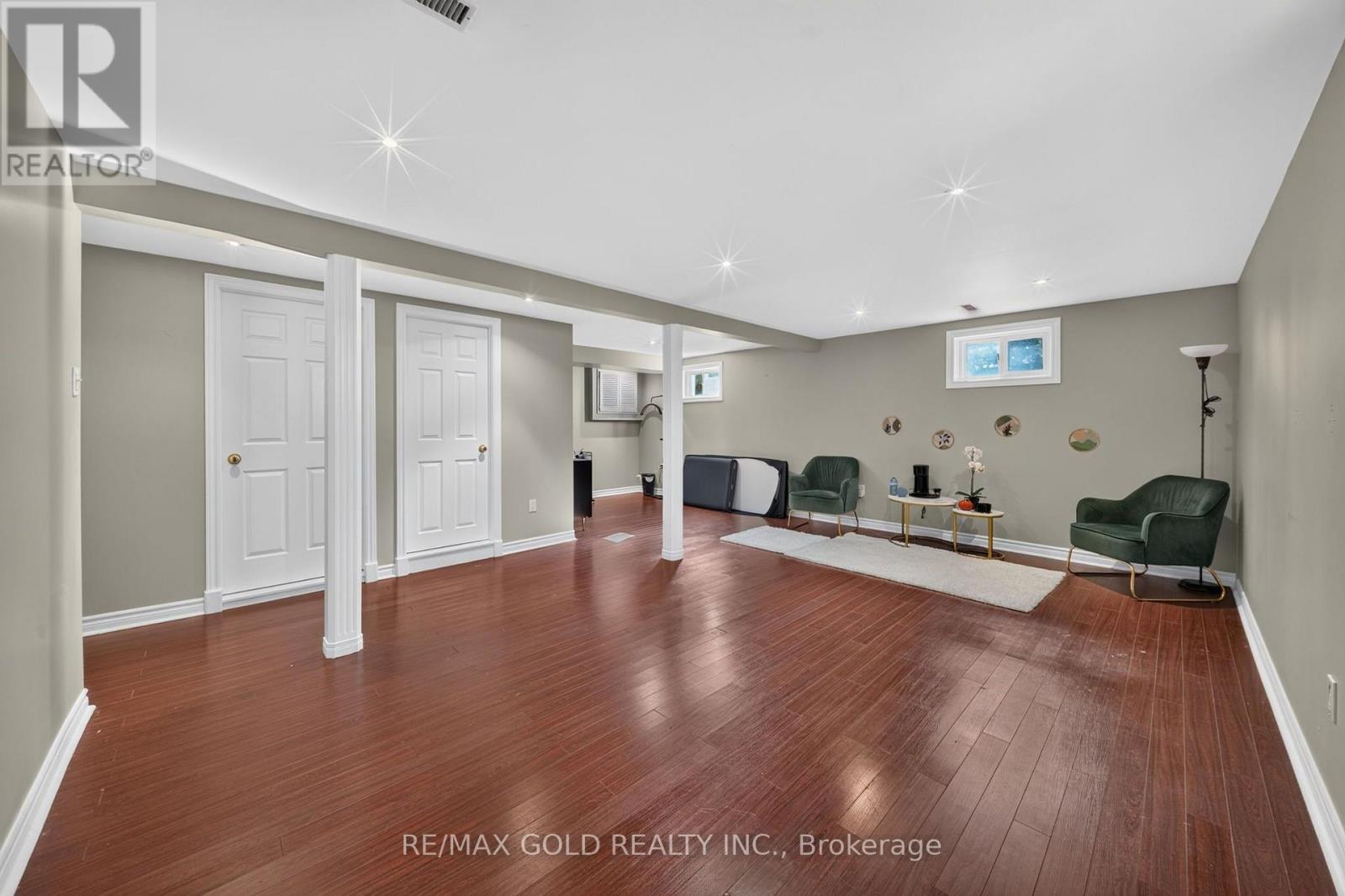 6 Dartford Road, Brampton, ON photo 32