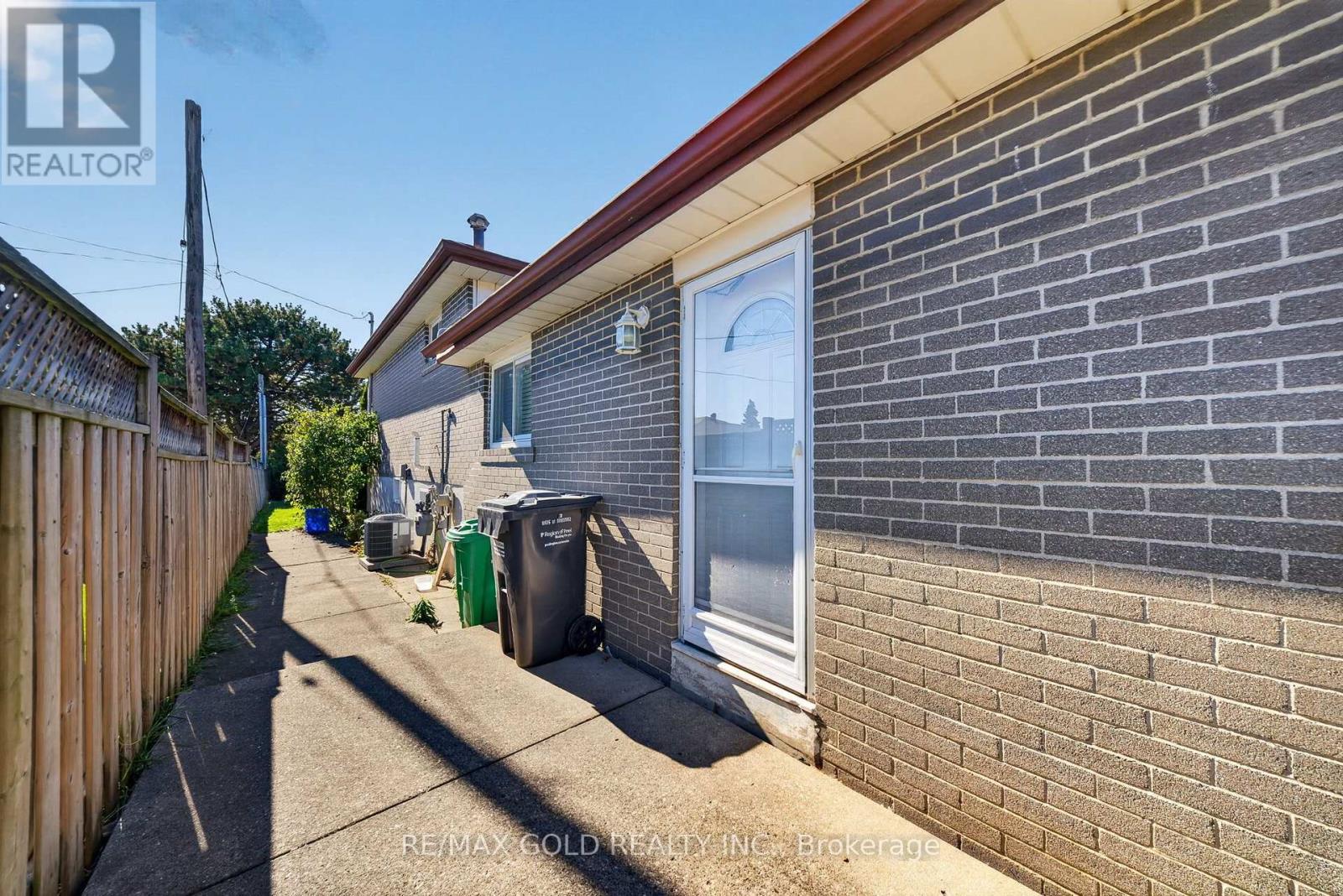 6 Dartford Road, Brampton, ON photo 39