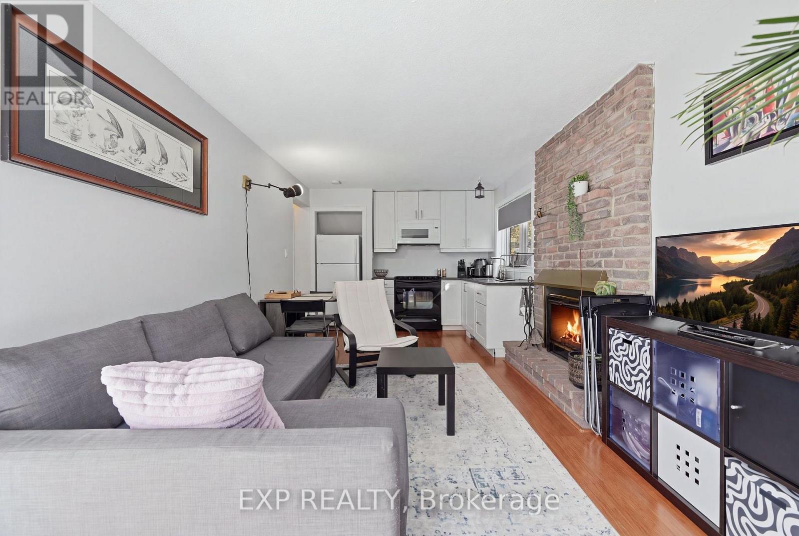 6348 ATHERLY CRESCENT - 29