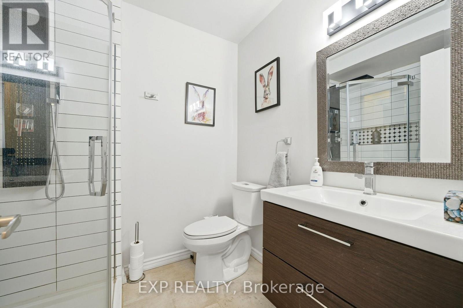6348 ATHERLY CRESCENT - 34