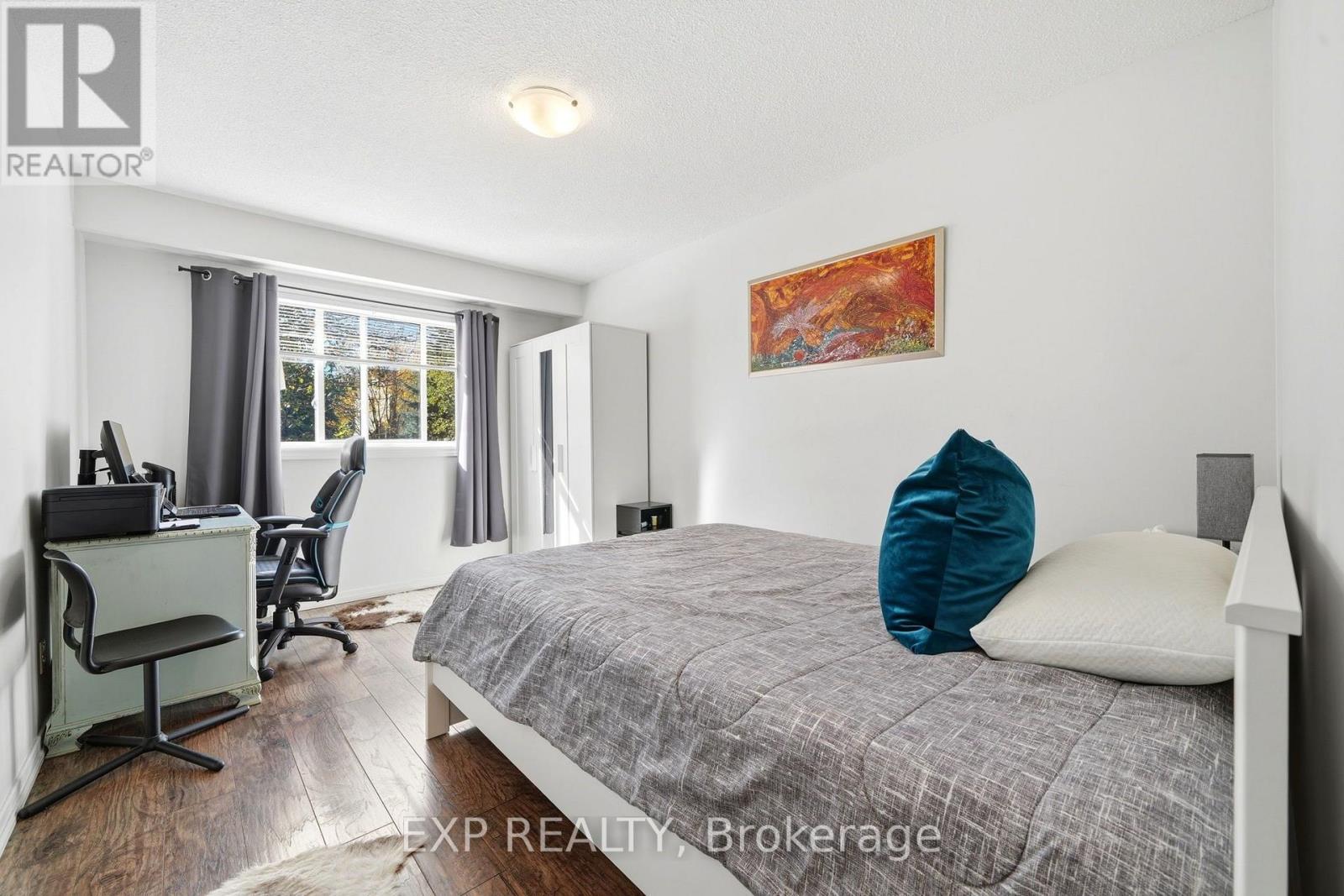 6348 ATHERLY CRESCENT - 32