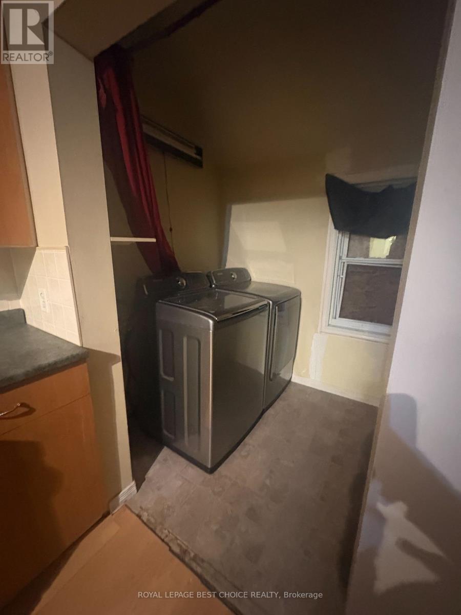 Photo 18 of 28