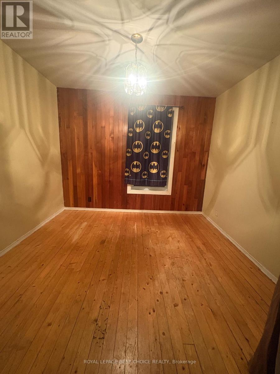 Photo 20 of 28