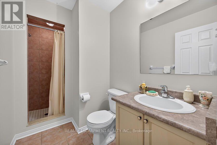 166 Toby Crescent, Hamilton, ON photo 5