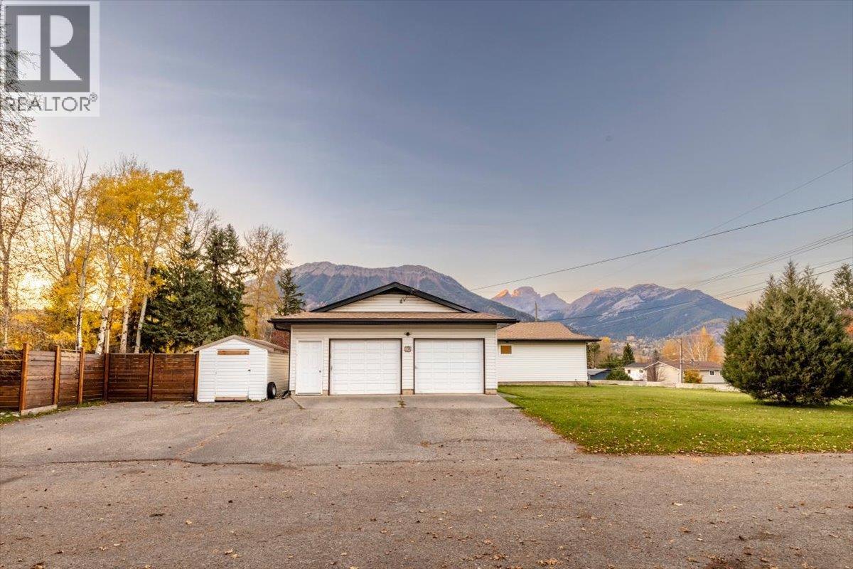 39 ELKVIEW Drive, Fernie - Image 1
