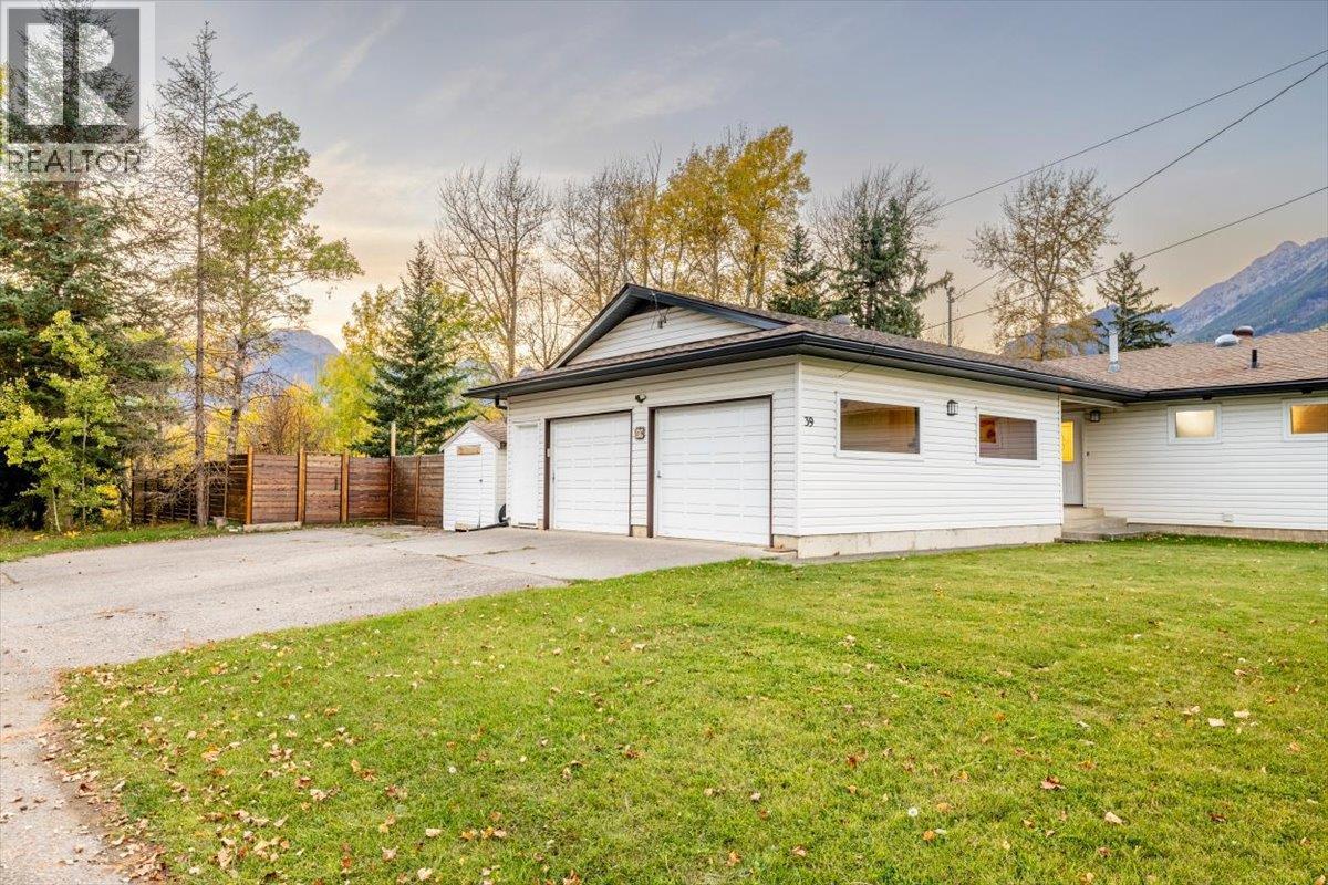 39 ELKVIEW Drive, Fernie - Image 1