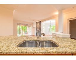 207 16469 64 Avenue, Surrey, BC V3S6V7 Photo 9
