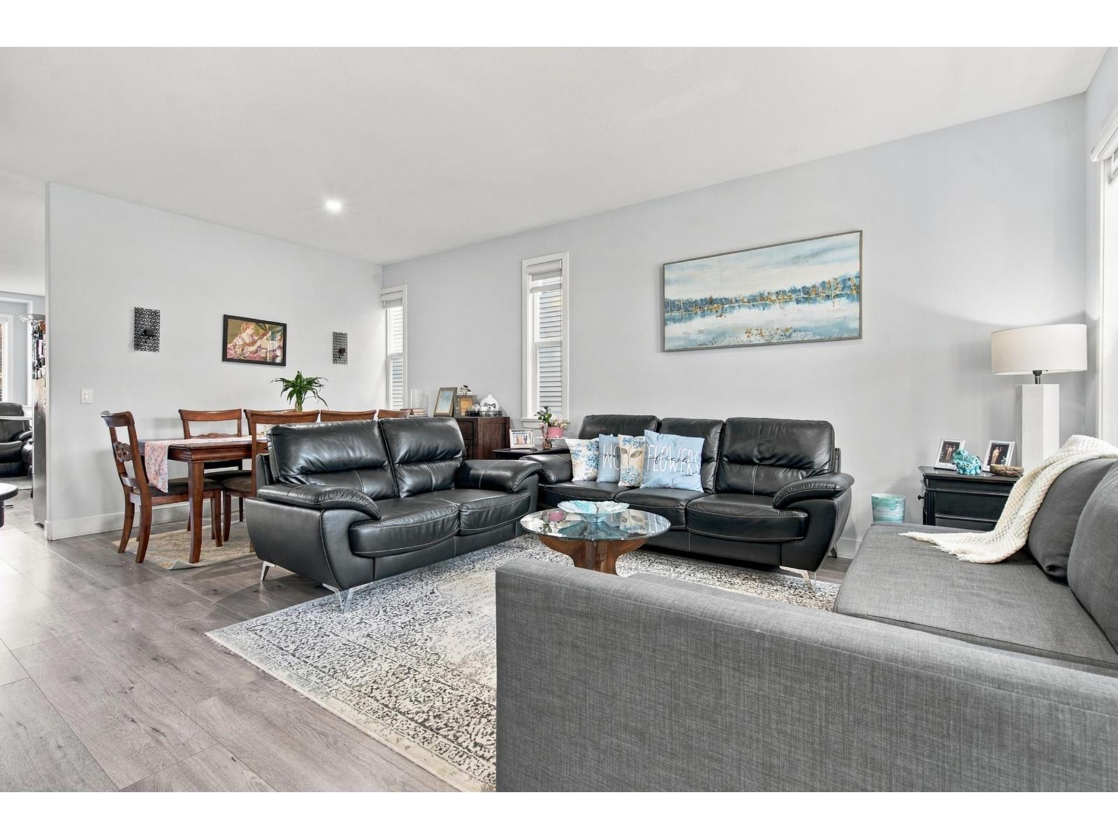 Photo of 6926 190 STREET 5