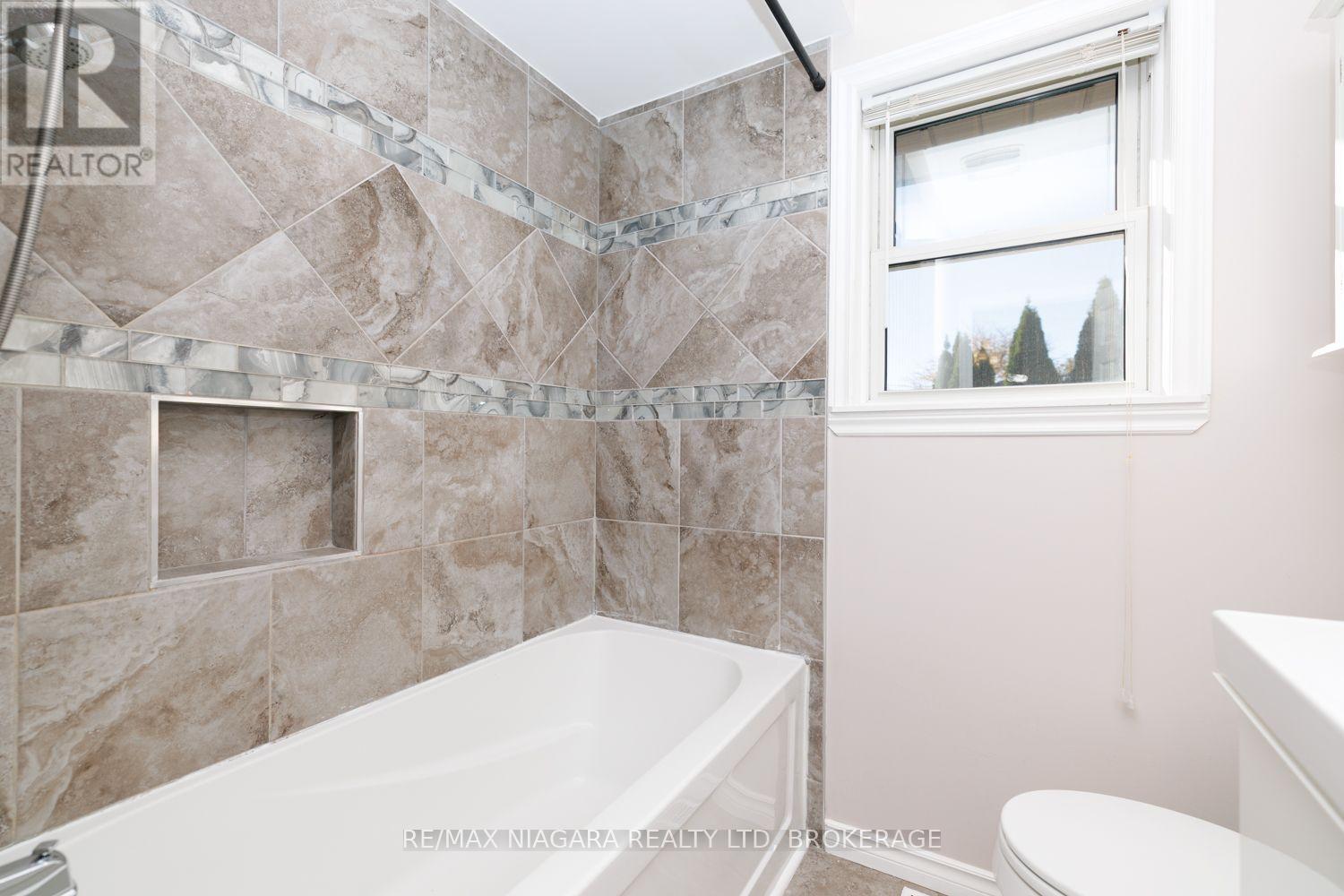6 BROADMORE AVENUE - 18
