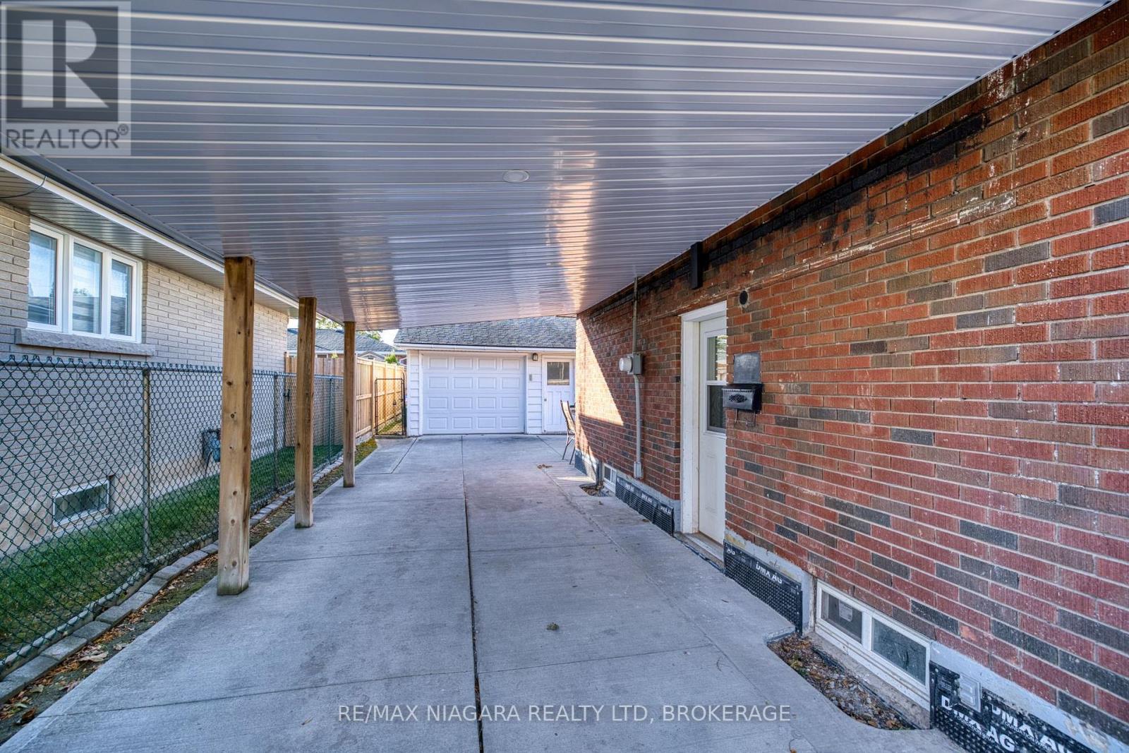 6 BROADMORE AVENUE - 28