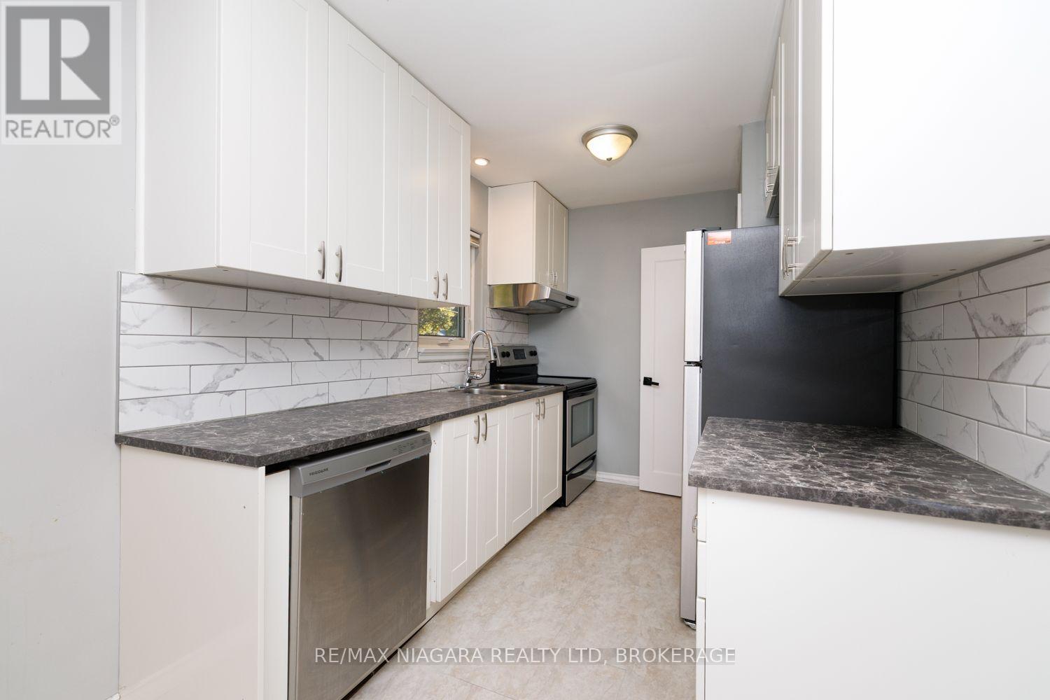 6 BROADMORE AVENUE - 9