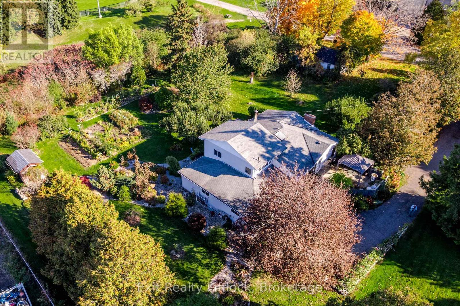 651 & 653 Cottesmore Avenue, Cobourg, ON photo 3
